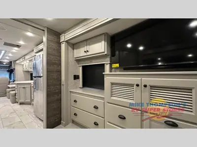 2025 Tiffin Motorhomes Allegro RED photo 19