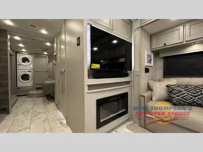 2025 Tiffin Motorhomes Allegro RED photo 10