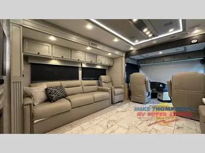 2025 Tiffin Motorhomes Allegro RED photo 11