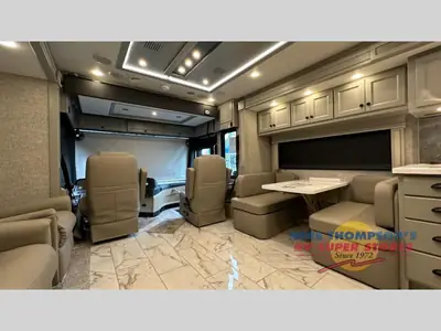 2025 Tiffin Motorhomes Allegro RED photo 7