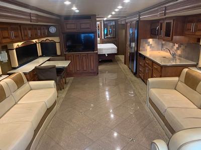 2012 FLEETWOOD DISCOVERY photo 2