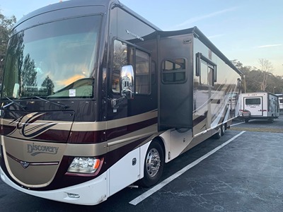 2012 FLEETWOOD DISCOVERY photo 9