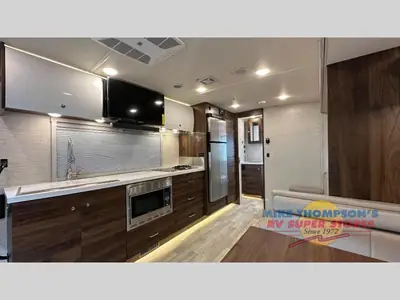 2025 Winnebago Navion photo 7