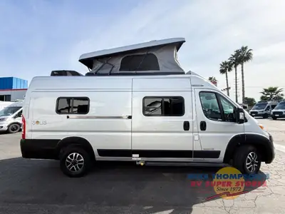 2025 Winnebago Solis photo 8