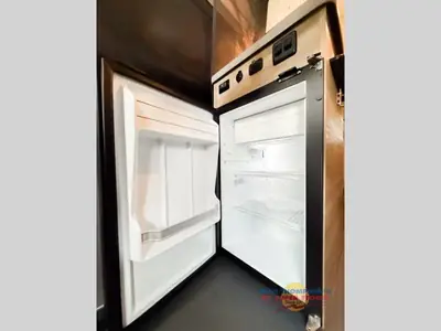 2025 Winnebago Solis photo 17