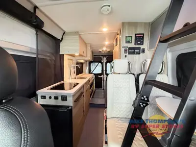 2025 Winnebago Solis photo 12
