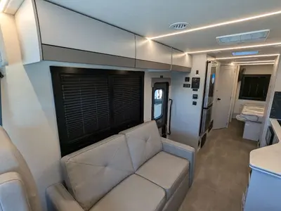 2025 Coachmen Euro 25EU photo 15