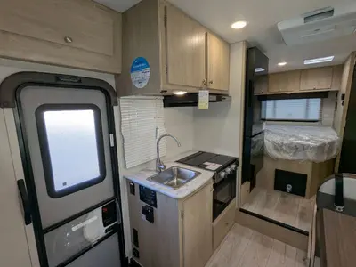 2025 Coachmen Leprechaun 210QSS Ford photo 11
