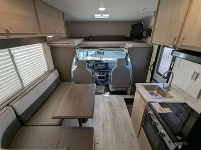 2025 Coachmen Leprechaun 210QSS Ford photo 20