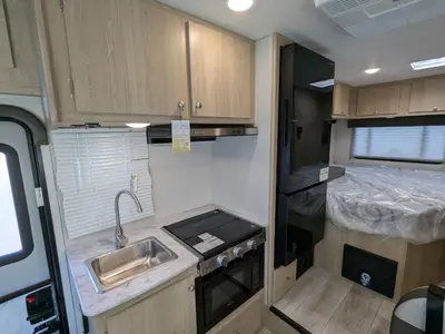 2025 Coachmen Leprechaun 210QSS Ford photo 12