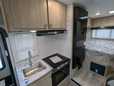 2025 Coachmen Leprechaun 210QSS Ford photo 11