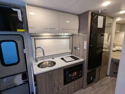 2025 Thor Motor Coach Axis 24.1 photo 13
