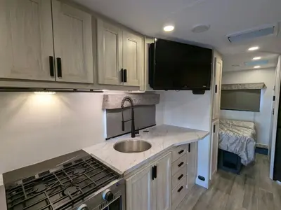 2024 Forest River Sunseeker 2550DS LE photo 15