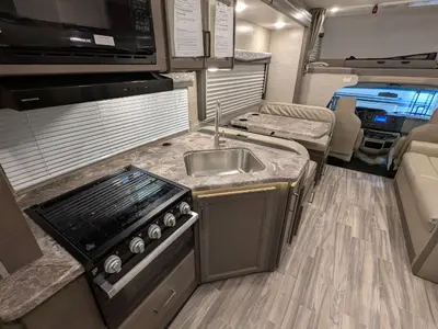 2024 Thor Motor Coach Four Winds 28Z photo 14
