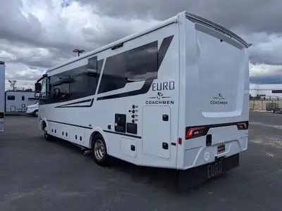 2025 Coachmen Euro 25LE photo 6