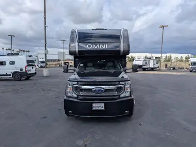 2022 Thor Motor Coach Omni SV34 photo 3