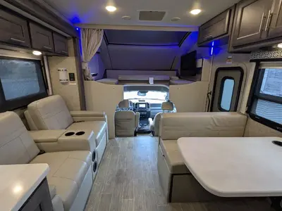 2022 Thor Motor Coach Omni SV34 photo 29