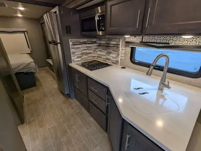 2022 Thor Motor Coach Omni SV34 photo 16