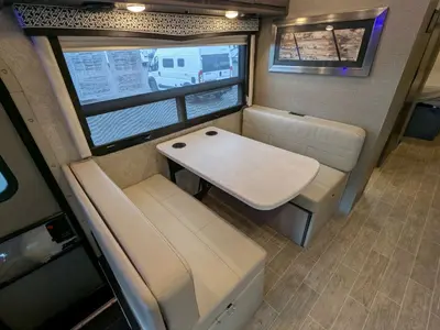 2022 Thor Motor Coach Omni SV34 photo 14