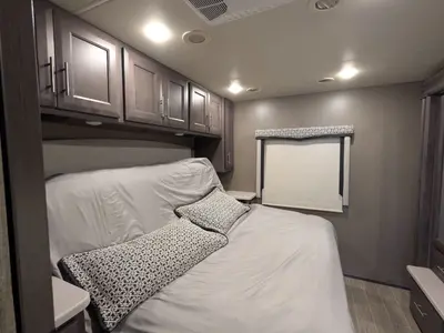 2022 Thor Motor Coach Omni SV34 photo 22
