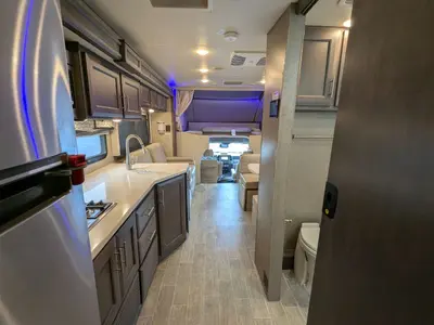 2022 Thor Motor Coach Omni SV34 photo 25
