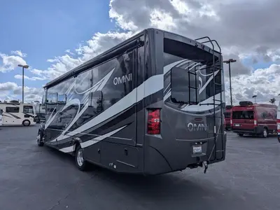 2022 Thor Motor Coach Omni SV34 photo 5