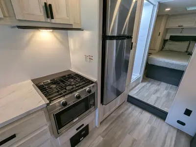2024 Forest River Sunseeker 2850S LE photo 16
