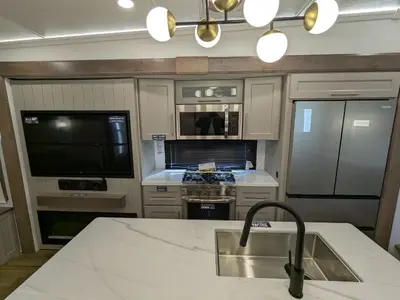 2025 Alliance RV Paradigm 340RL photo 20
