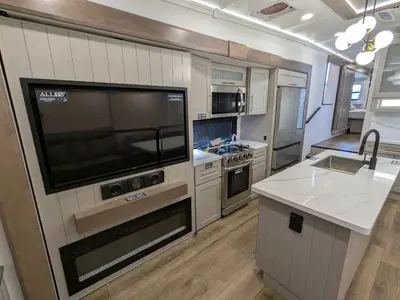 2025 Alliance RV Paradigm 340RL photo 24