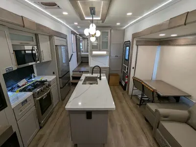 2025 Alliance RV Paradigm 340RL photo 26