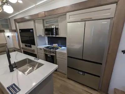 2025 Alliance RV Paradigm 340RL photo 19