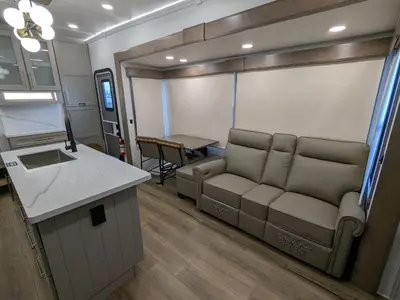 2025 Alliance RV Paradigm 340RL photo 22