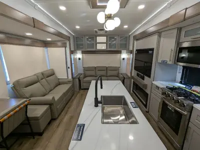 2025 Alliance RV Paradigm 340RL photo 18