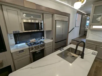 2025 Alliance RV Paradigm 340RL photo 25