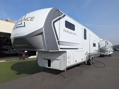 2025 Alliance RV Paradigm 340RL photo 4