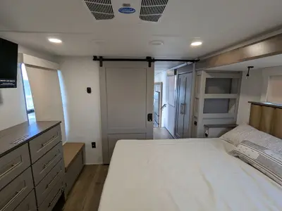 2025 Alliance RV Paradigm 340RL photo 11