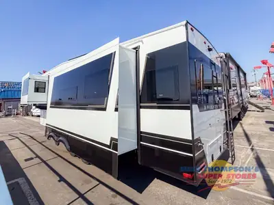 2026 Brinkley Model Z photo 3
