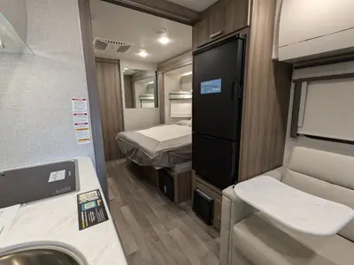 2025 Thor Motor Coach Gemini AWD 24JG photo 18