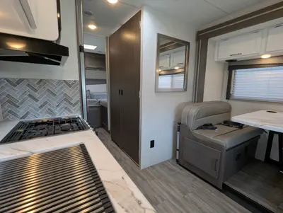 2025 Thor Motor Coach Four Winds 25V photo 10