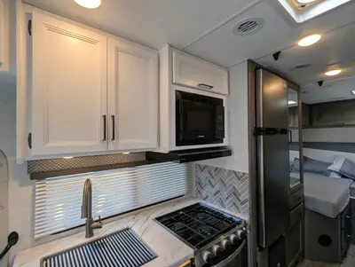 2025 Thor Motor Coach Four Winds 25V photo 16