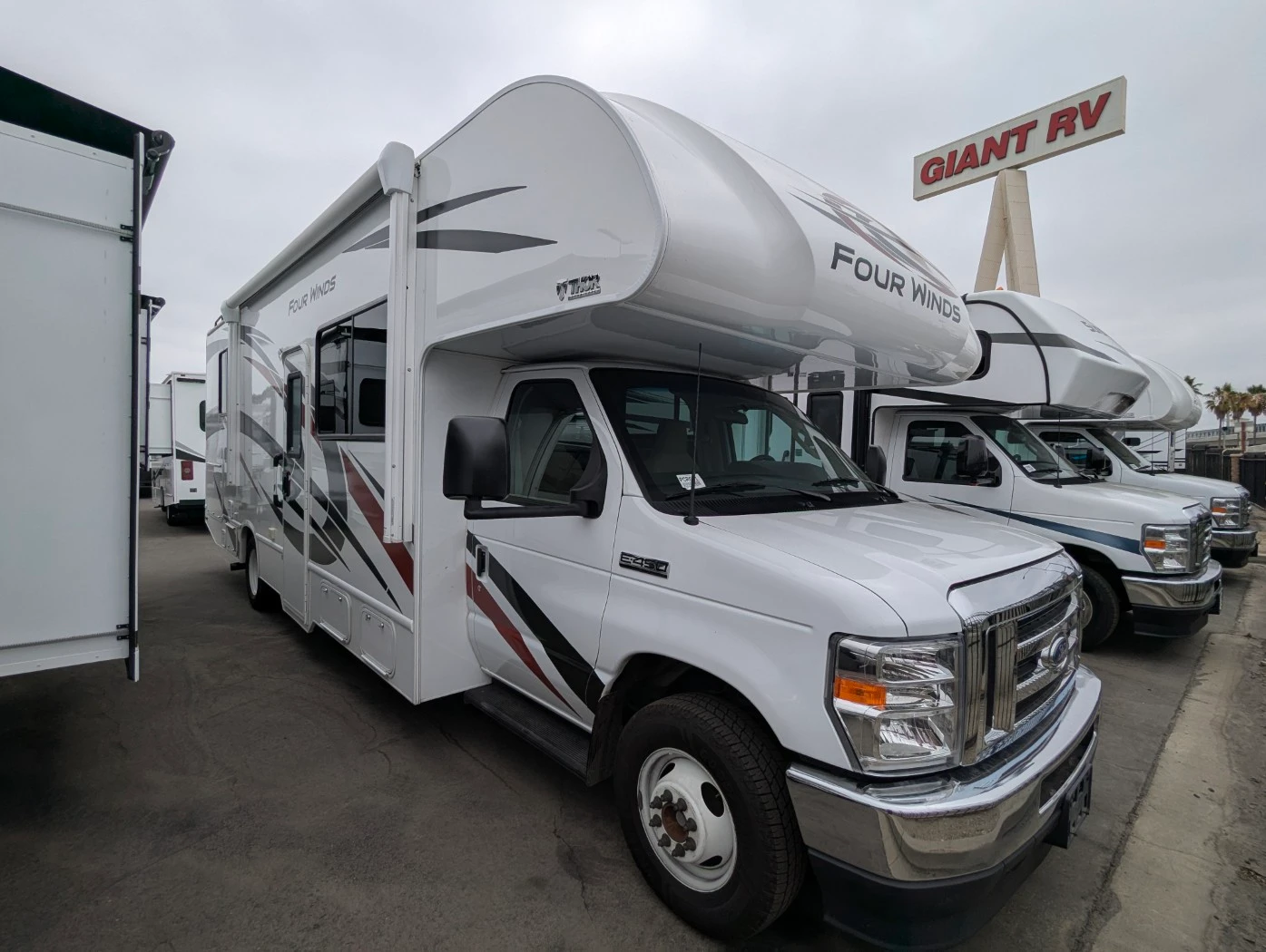 2024 Thor Motor Coach Four Winds 28Z exterior