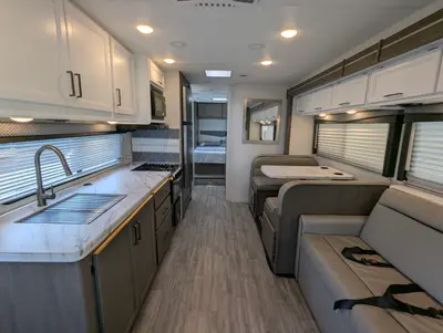 2025 Thor Motor Coach Four Winds 31MV photo 12