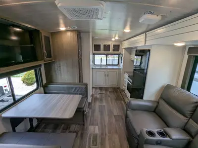 2023 Keystone Cougar Half-Ton 22MLSWE photo 10