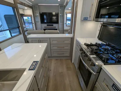 2025 Alliance RV Paradigm 375RD photo 29