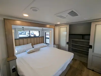 2025 Alliance RV Paradigm 375RD photo 9