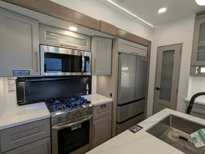 2025 Alliance RV Paradigm 375RD photo 33