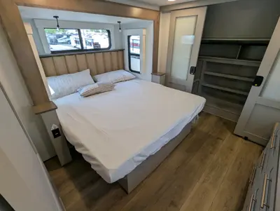 2025 Alliance RV Paradigm 375RD photo 8