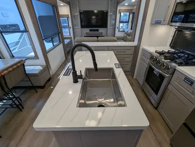 2025 Alliance RV Paradigm 375RD photo 26