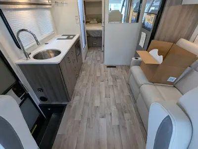 2026 Thor Motor Coach Axis 26.1 photo 10