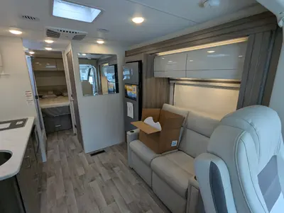 2026 Thor Motor Coach Axis 26.1 photo 8